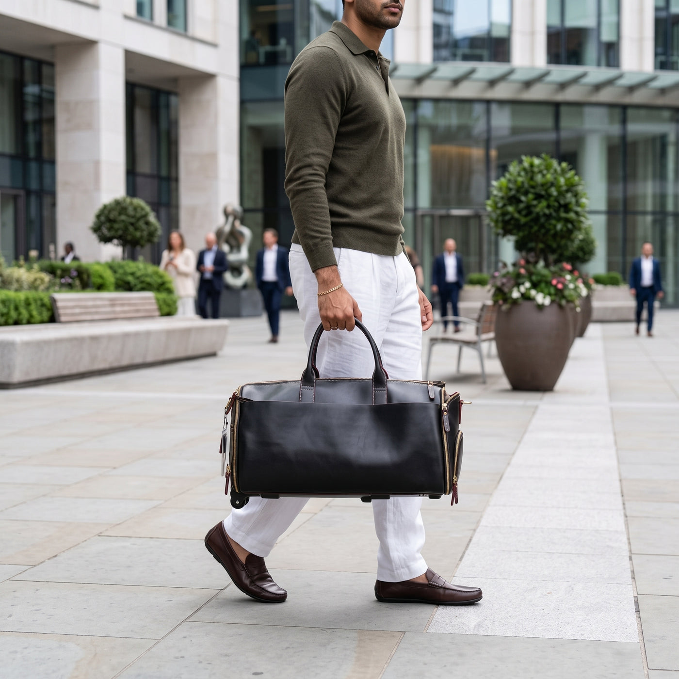 Wrinkle-Free Travel Duffle — The Smart Garment Bag for Business Trips